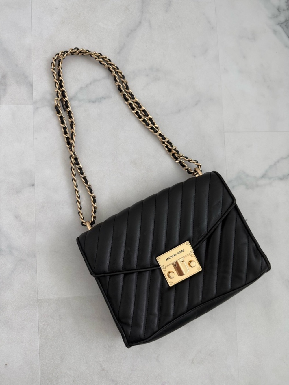 Michael Kors Chevron Medium Black Crossbody